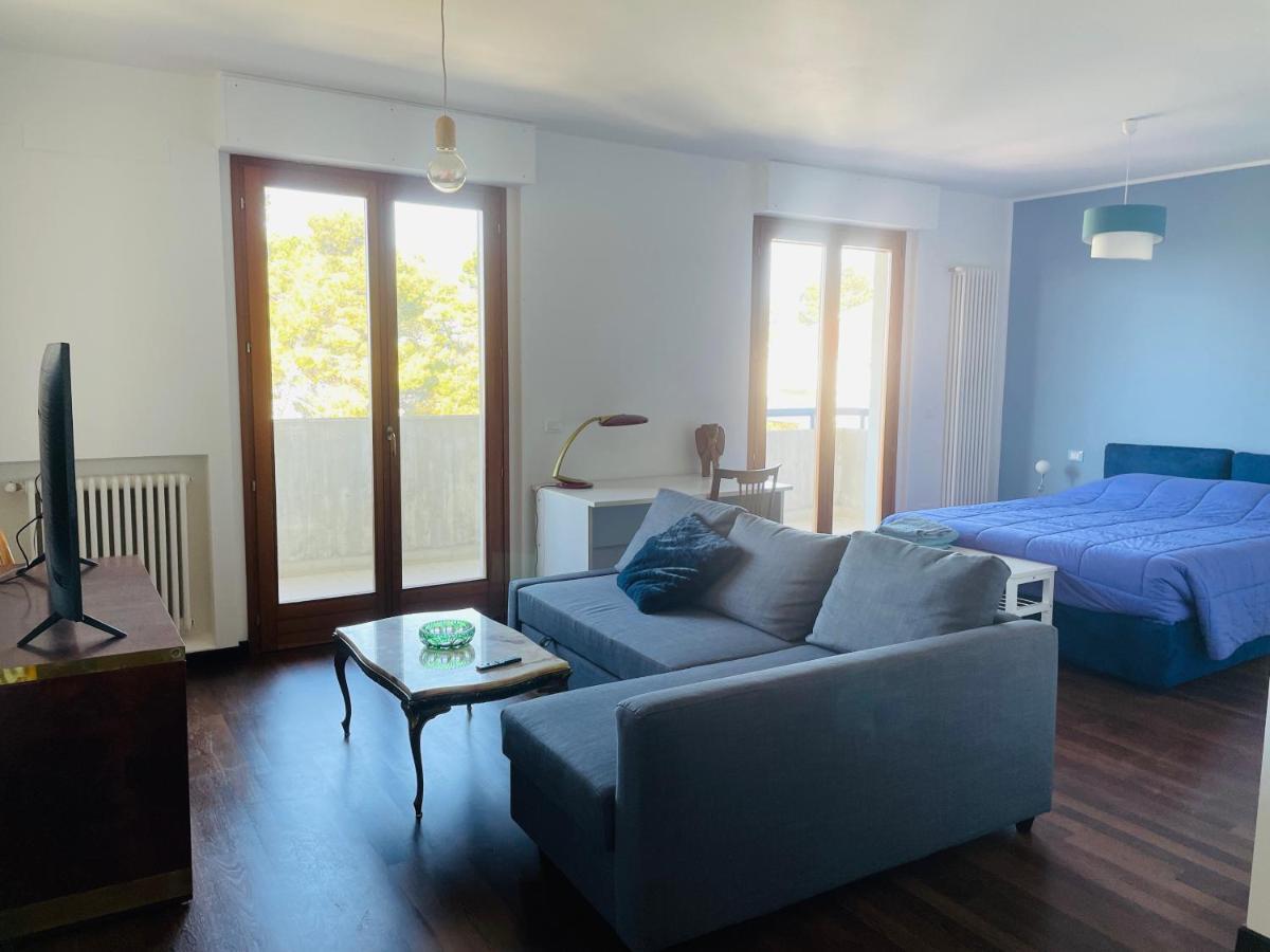 Апартаменты Attico Vista E Fronte Mare Zaffiroblu Con Posto Auto Монтесильвано Экстерьер фото